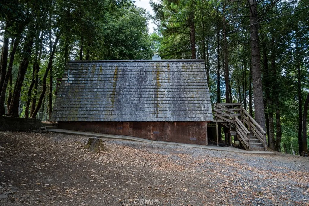 main property photo 23