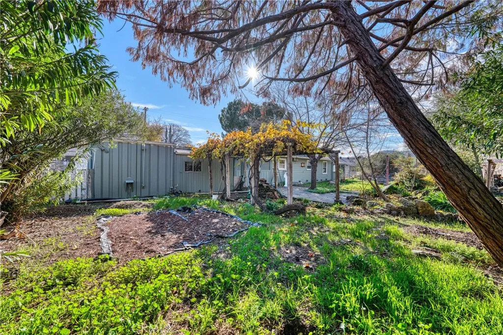 main property photo 40