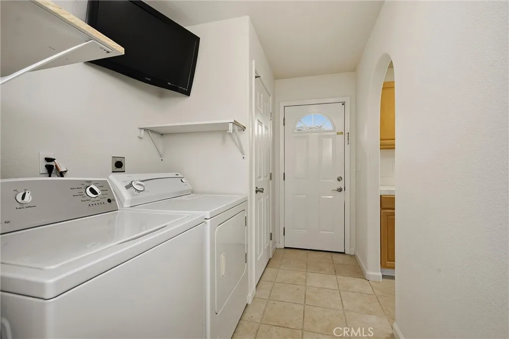 main property photo 10