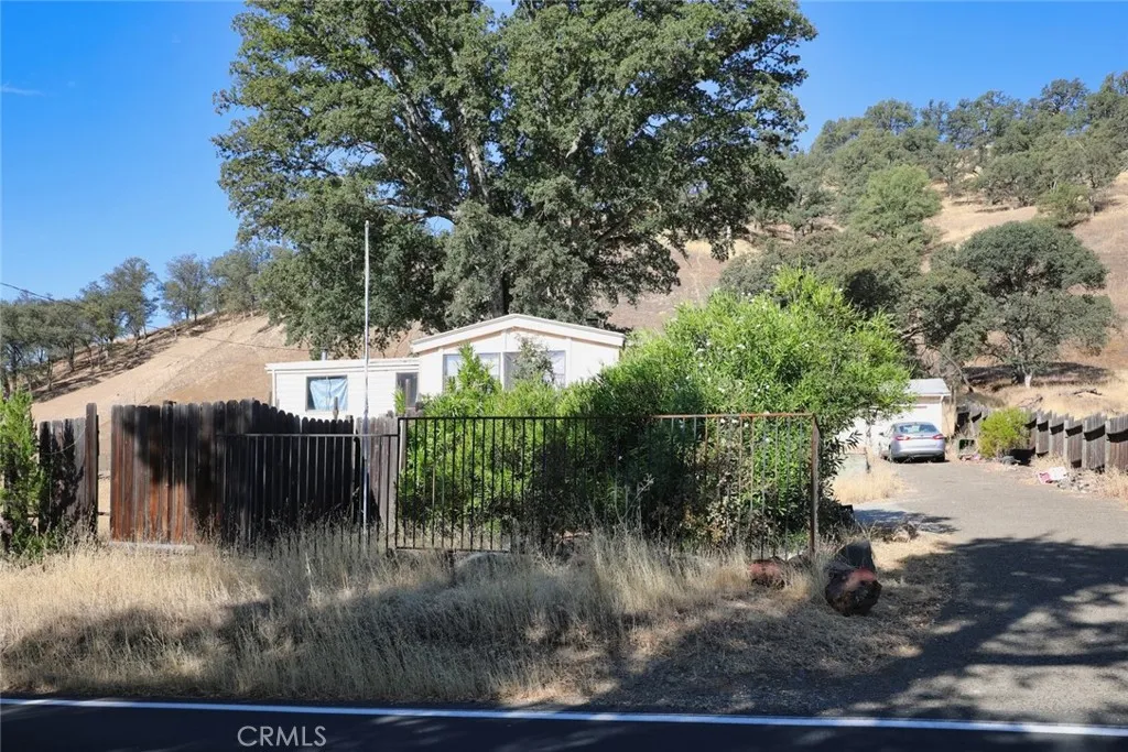 main property photo 10