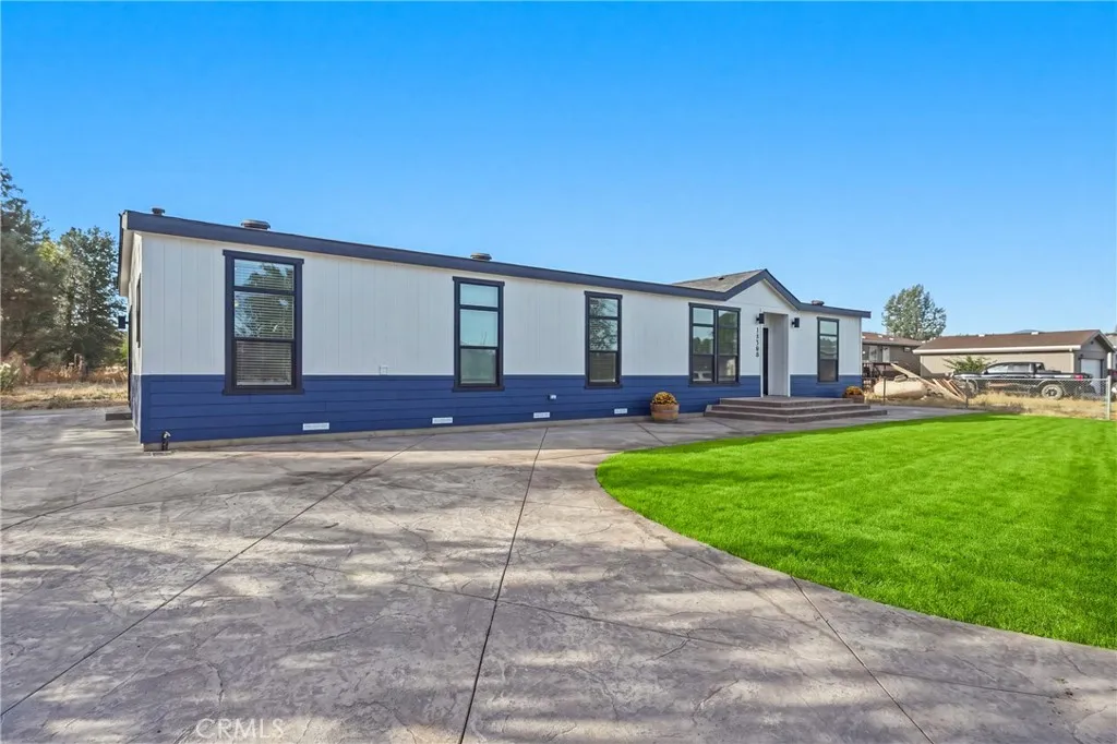 main property photo 9