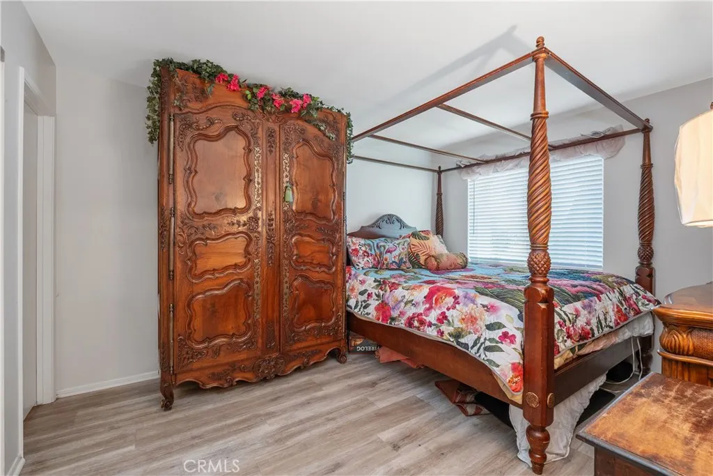property viewer photo 12