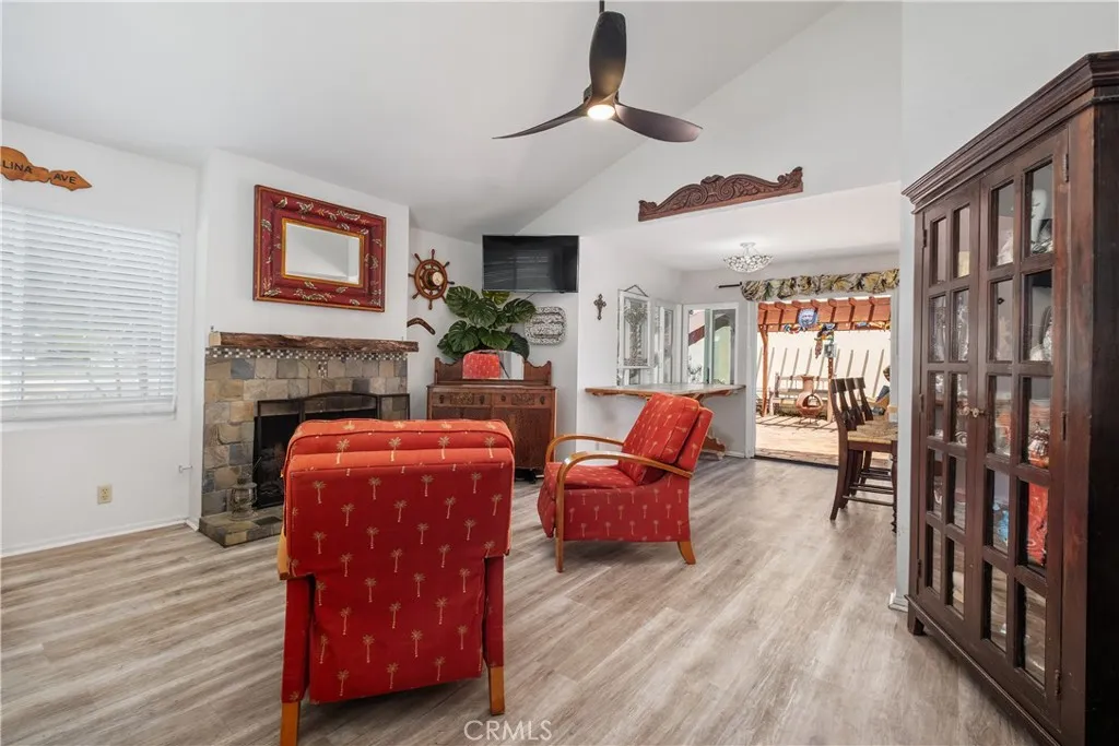 property viewer photo 6