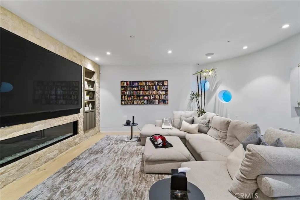 main property photo 60
