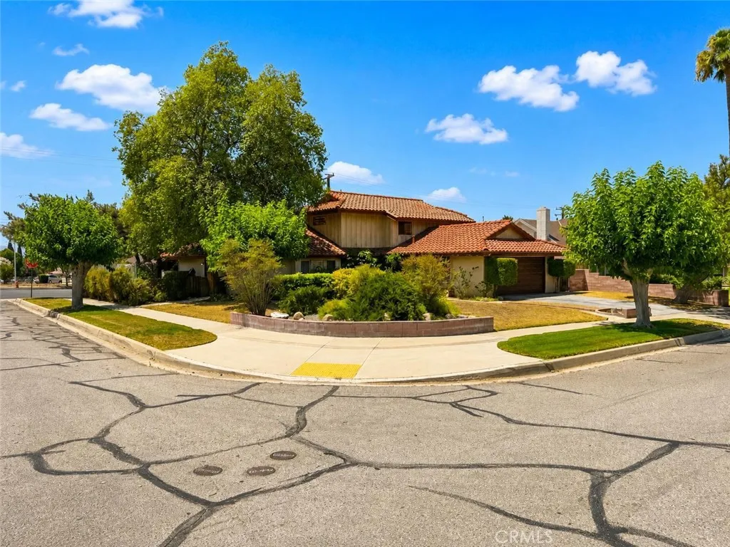 main property photo 24