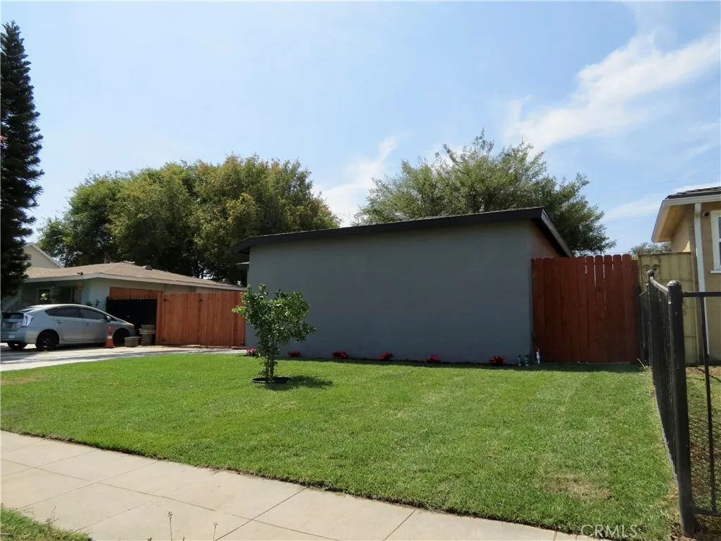 main property photo 23