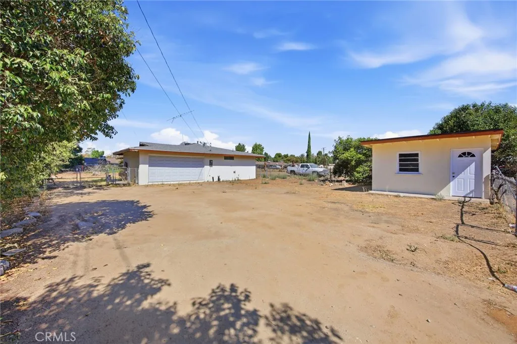 main property photo 13