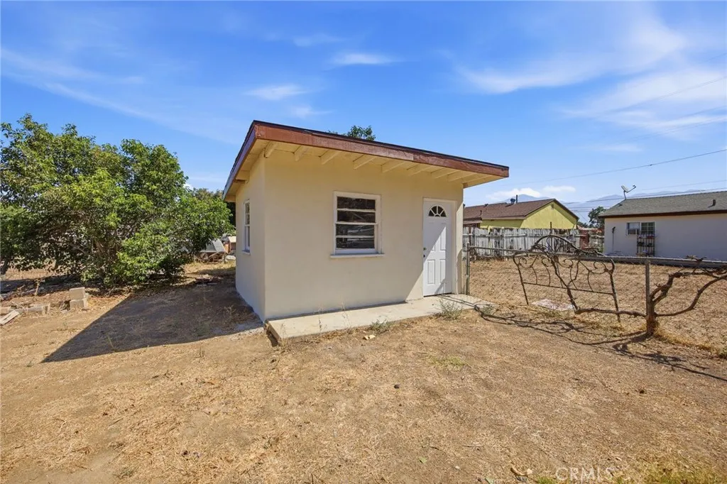 main property photo 14