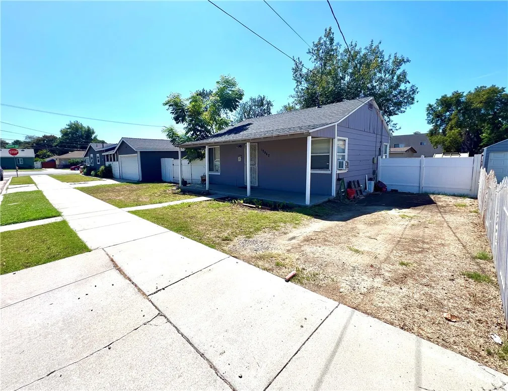 main property photo 18