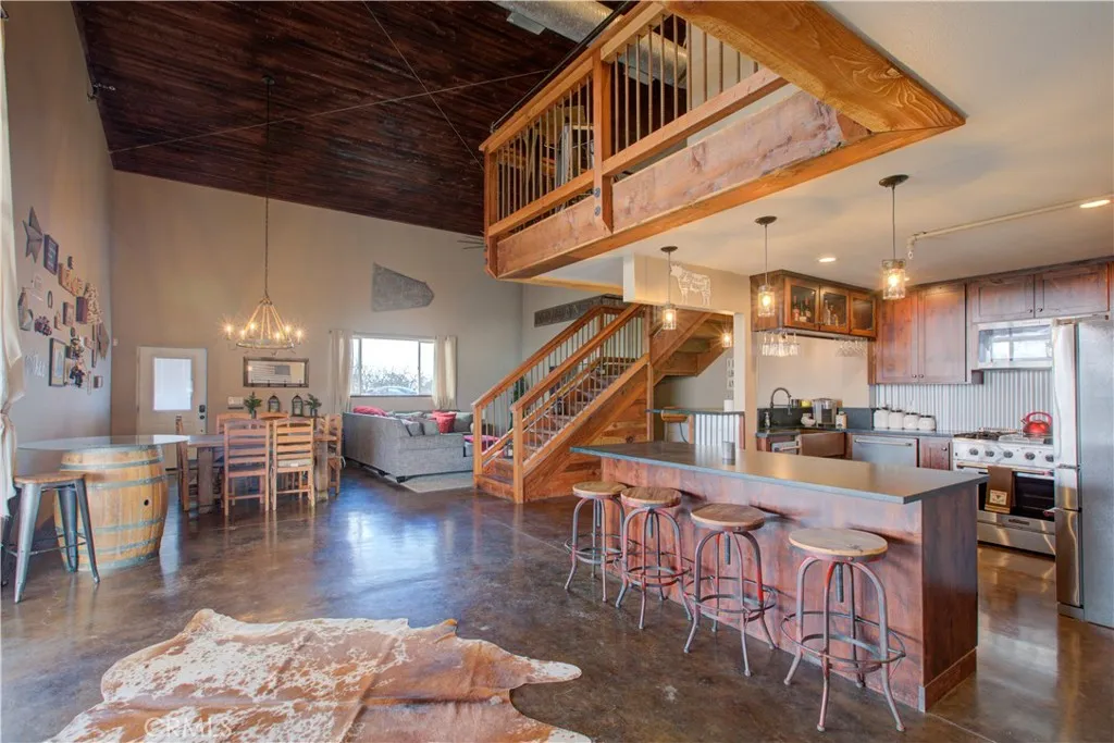 main property photo 50
