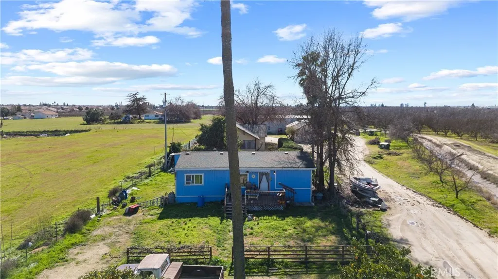 main property photo 17