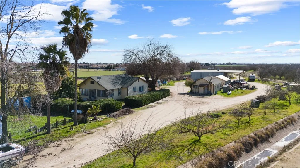 main property photo 18