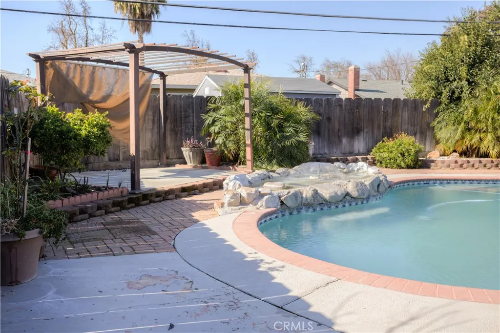 main property photo 24