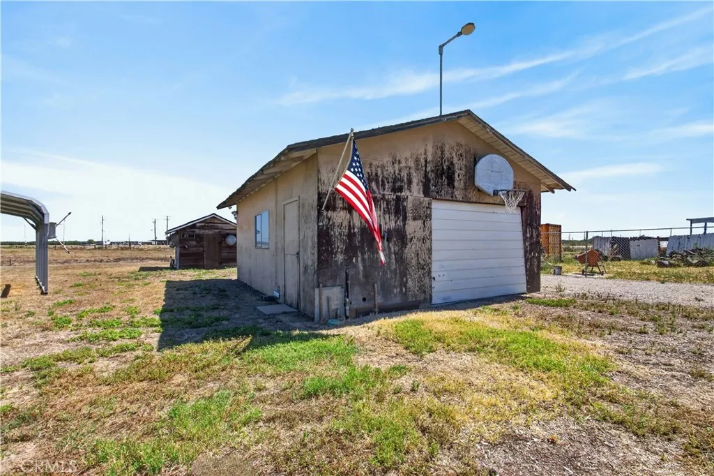 main property photo 15
