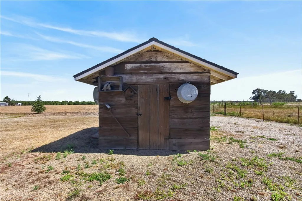 main property photo 17