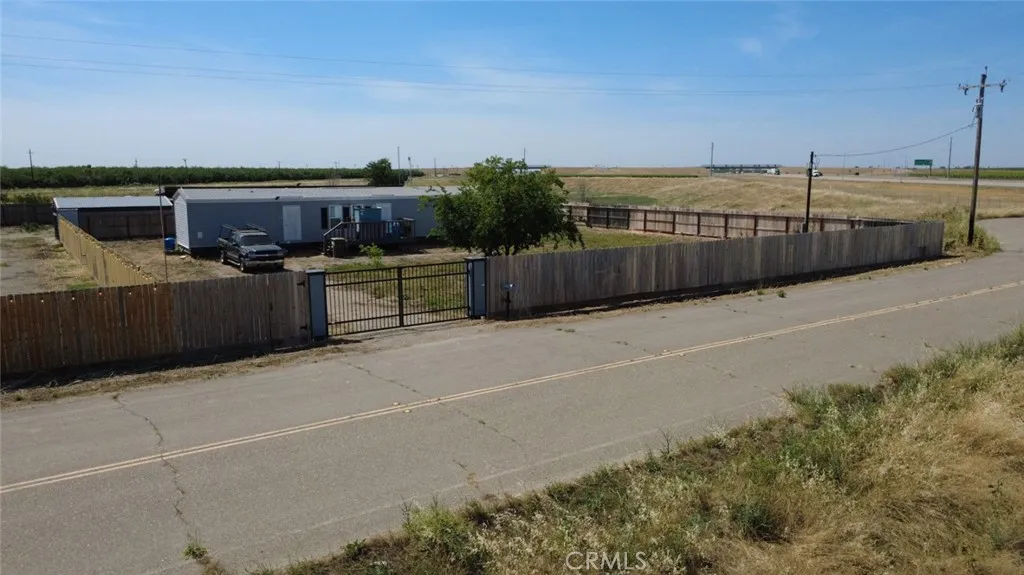main property photo 74
