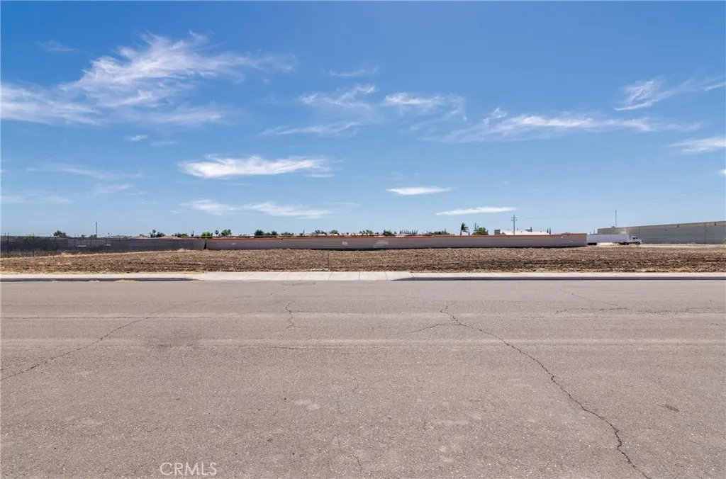 main property photo 10