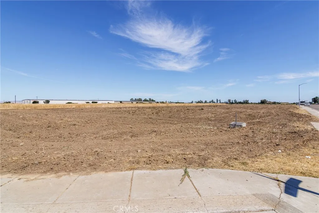 main property photo 11