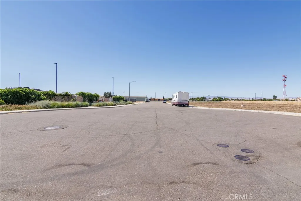main property photo 17