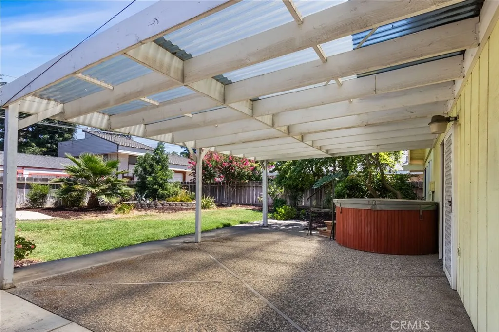 main property photo 28