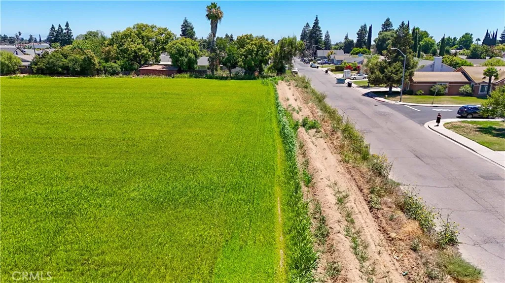 main property photo 29