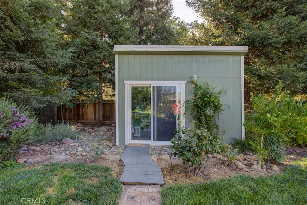 main property photo 33