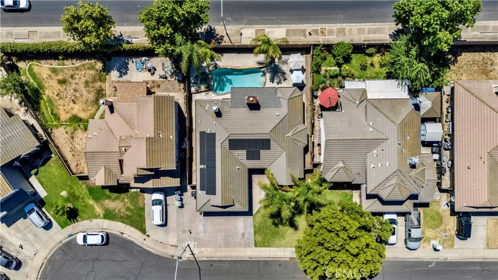 main property photo 33