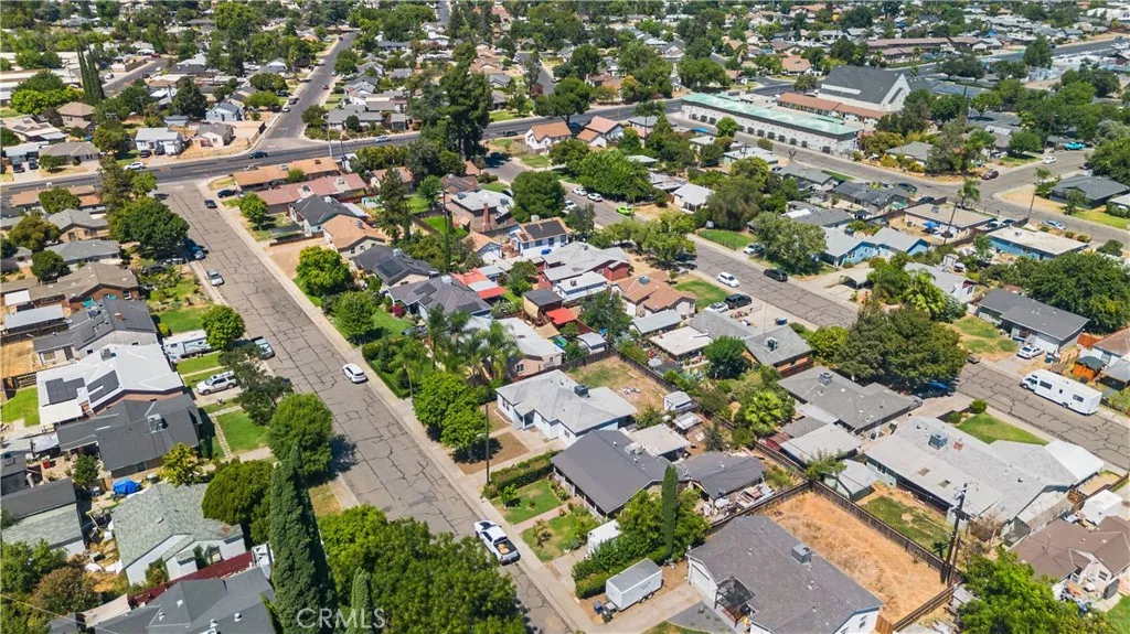 main property photo 25