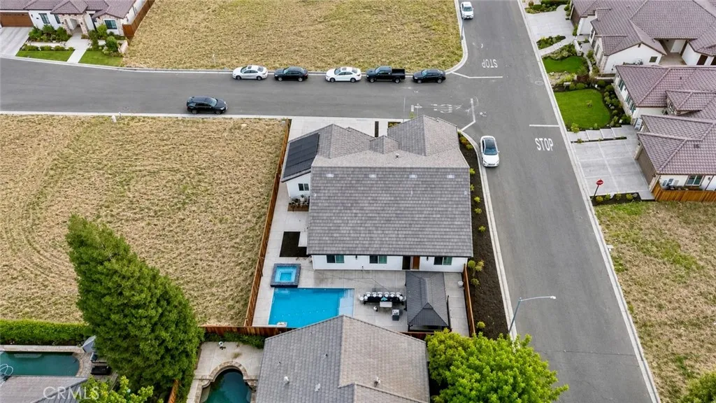 main property photo 45