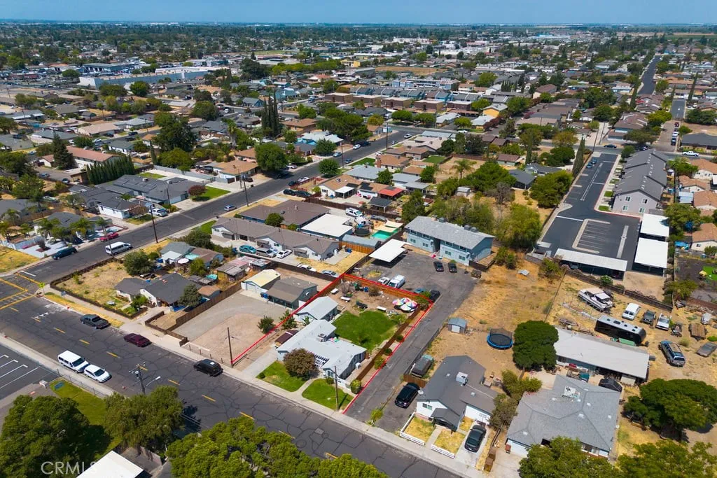 main property photo 32