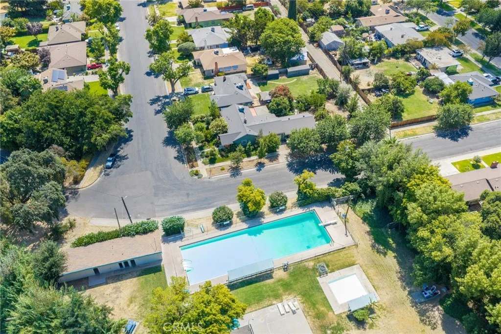 main property photo 50