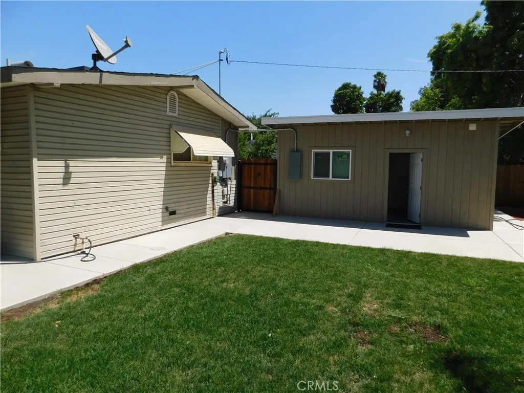 main property photo 11