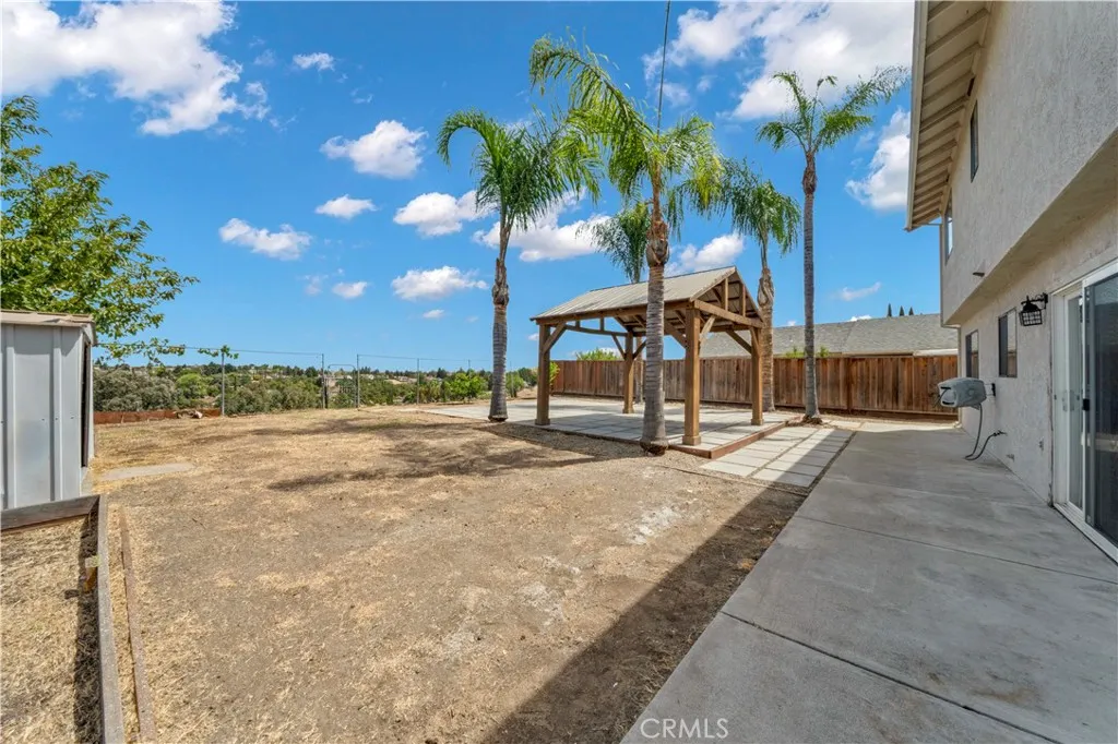 main property photo 30