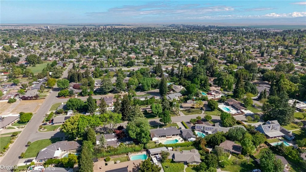 main property photo 11