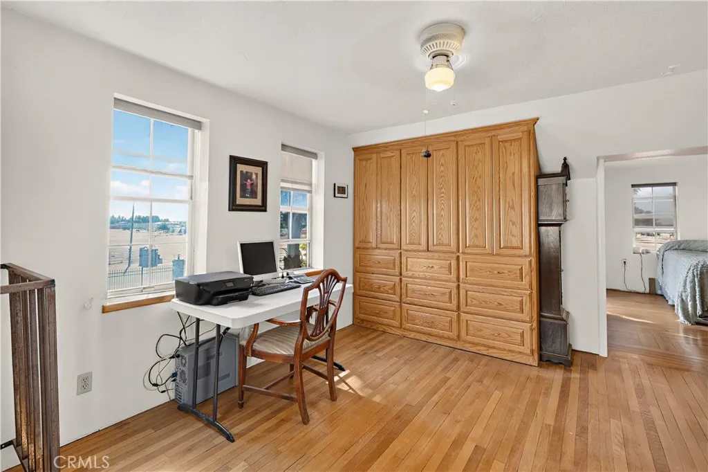 main property photo 37