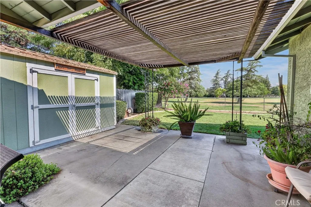 main property photo 28