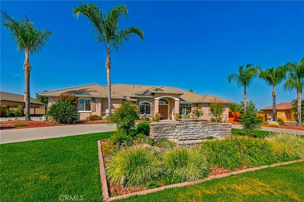 main property photo 6