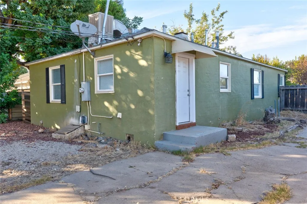 main property photo 40