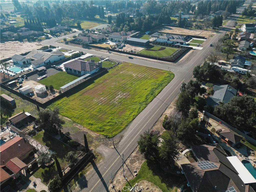 main property photo 16