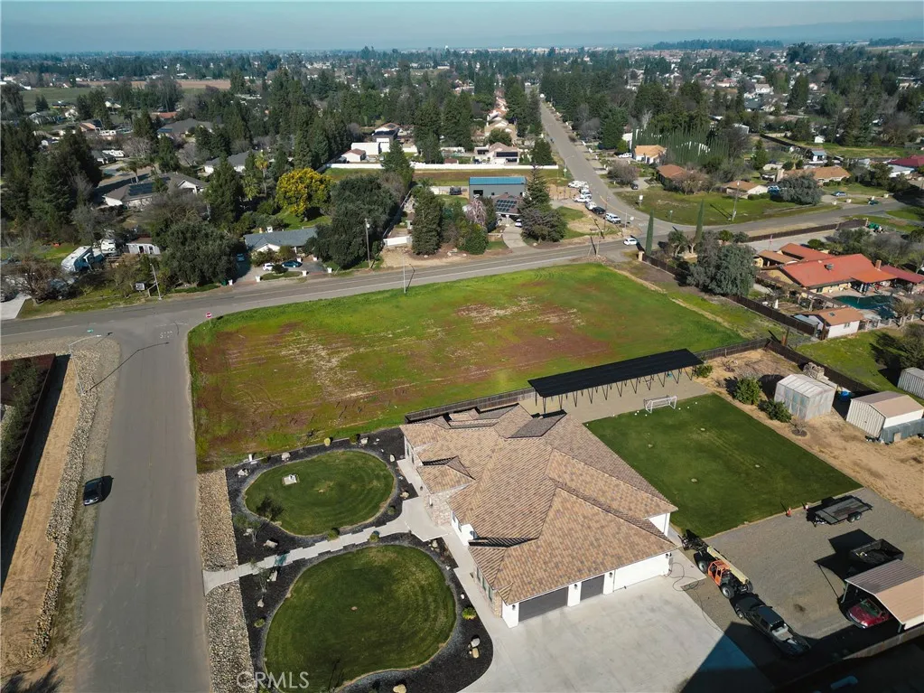 main property photo 6