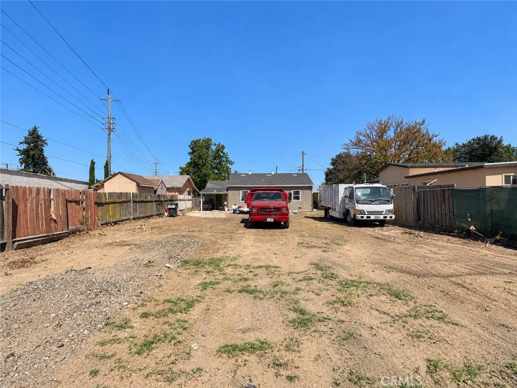 main property photo 9