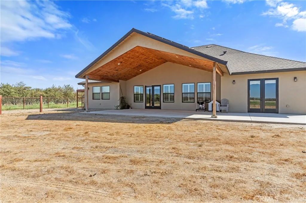 main property photo 40
