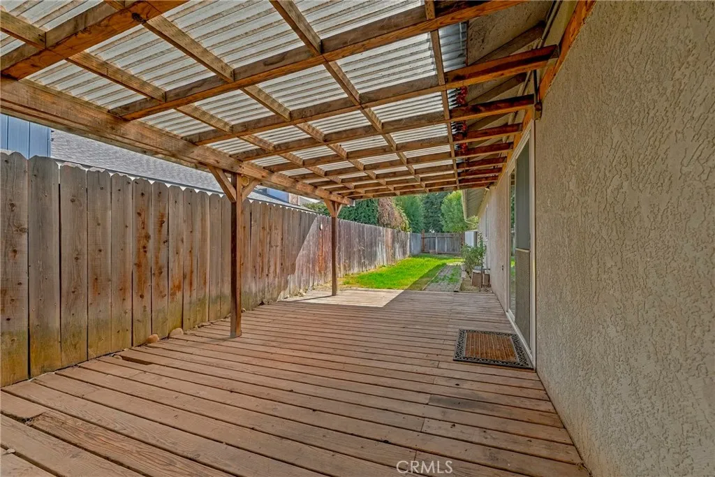 main property photo 28