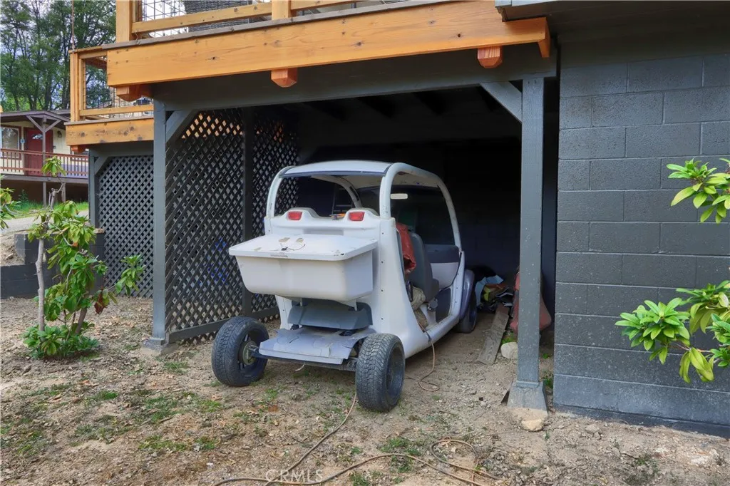 main property photo 40