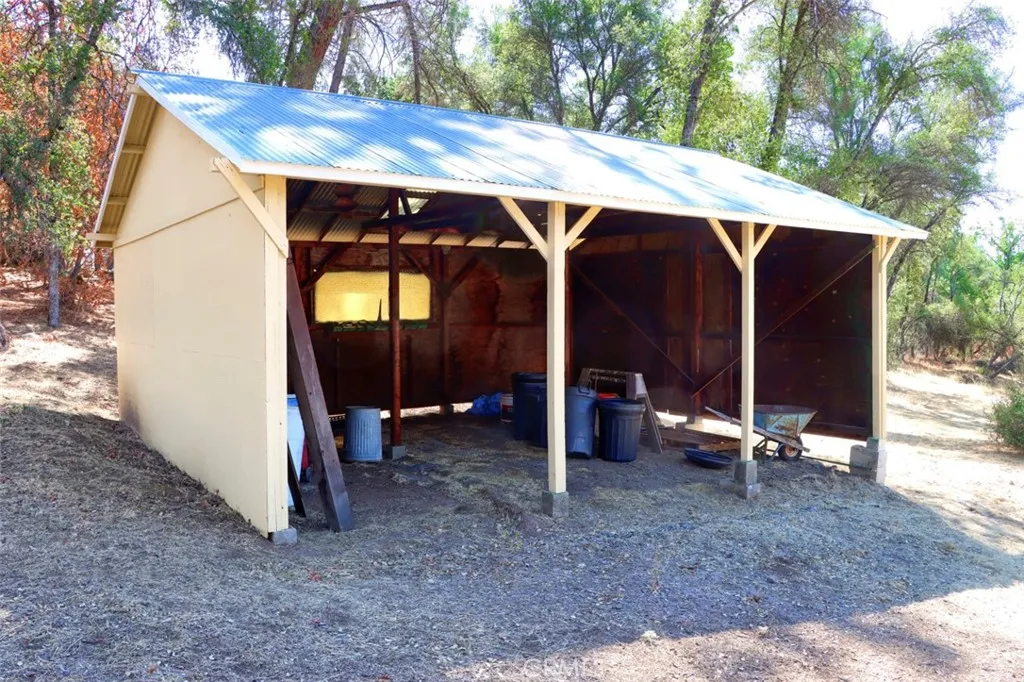 main property photo 40