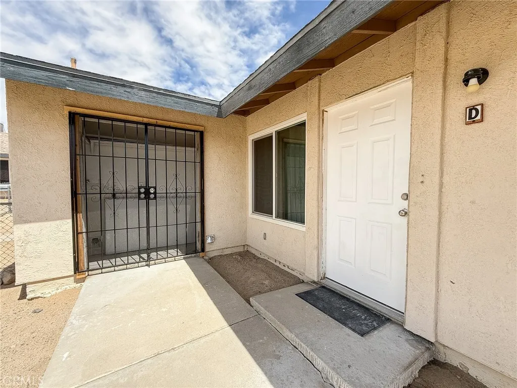 main property photo 11