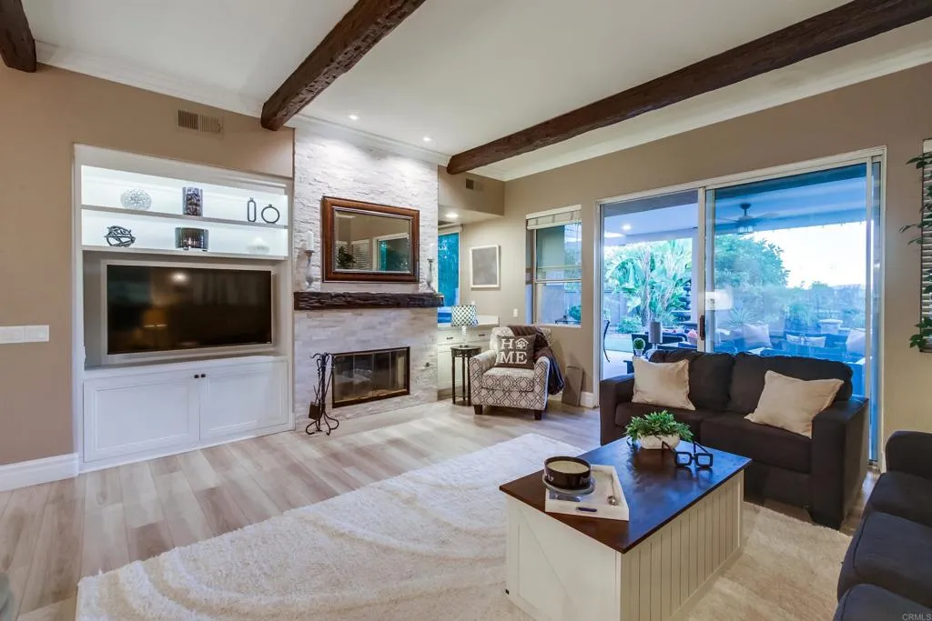 property viewer photo 15