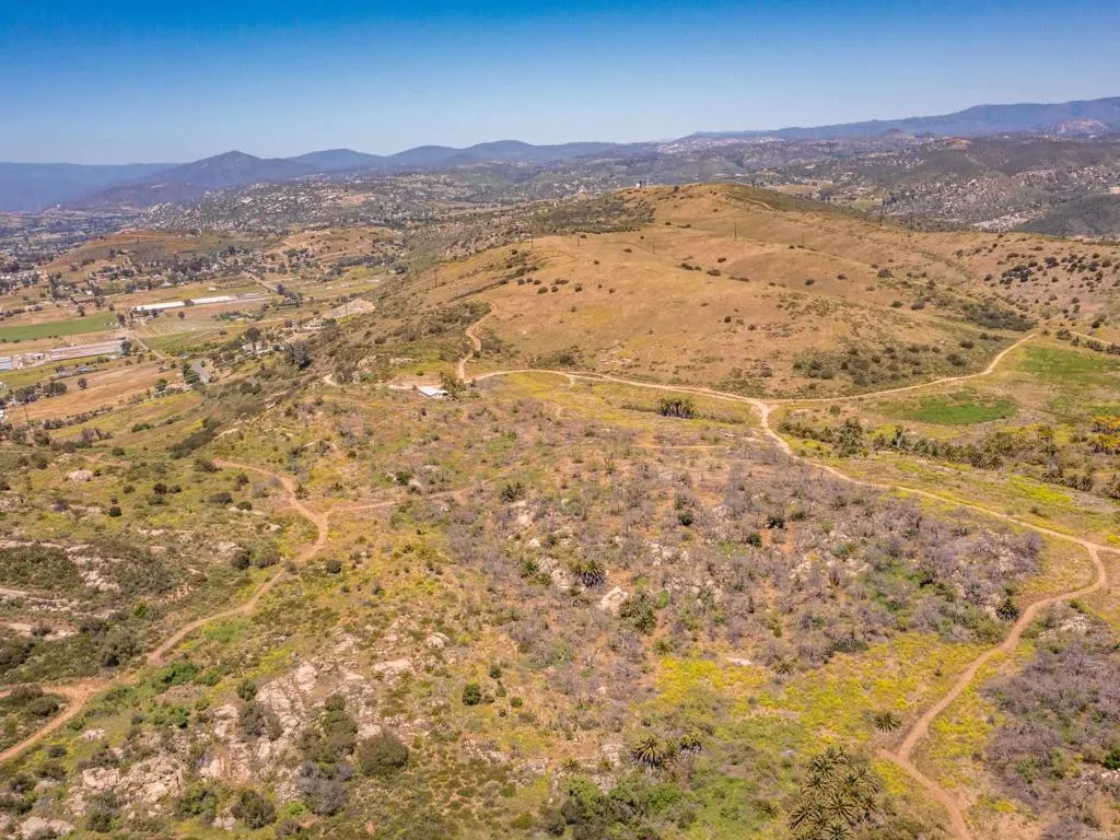 main property photo 11