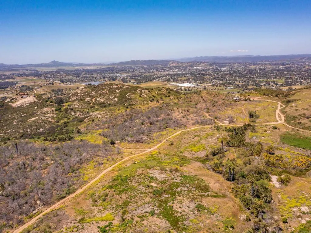 main property photo 16