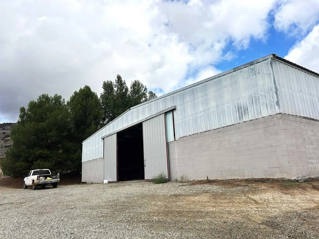 main property photo 10